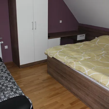 Hisa Nasprot Sonca Crnomelj