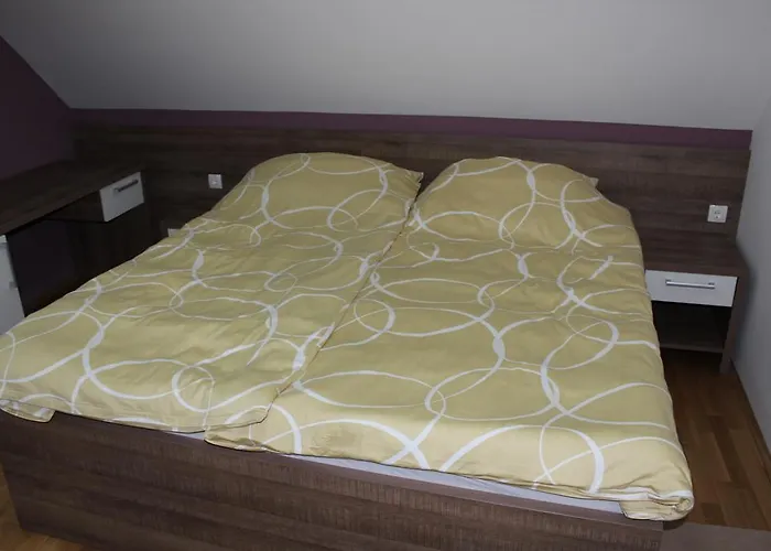 Konukevi Hisa Nasprot Sonca 3*