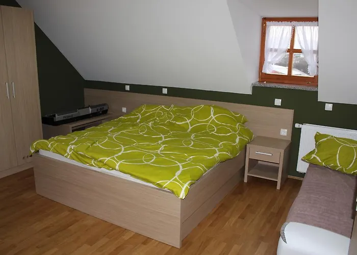 Hisa Nasprot Sonca Crnomelj