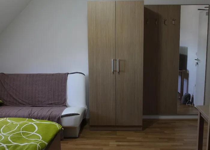 Hisa Nasprot Sonca Črnomelj